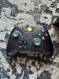 black Microsoft Xbox Wireless Controller
