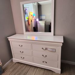 Twin Bed Frame Including Mattress And Dresser Mirror Nightstand Chest On Sale For: