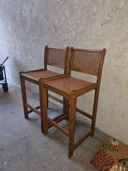 2 Tall bar chairs