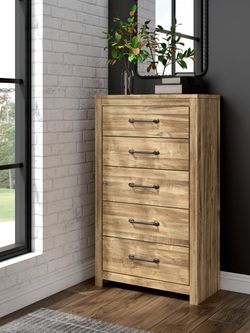 Maystonna Brown Five Drawer Chest (Online Special Price)