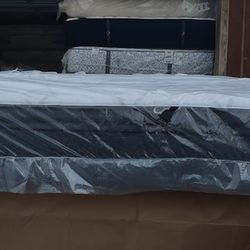 King Size Pillow Top Mattress And Box Springs Sealy Golden Elegance 