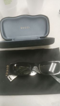 Gucci sunglasses GG0516S