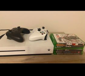 Xbox One S 1TB Bundle