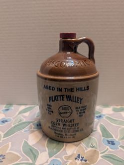 Whiskey decanter