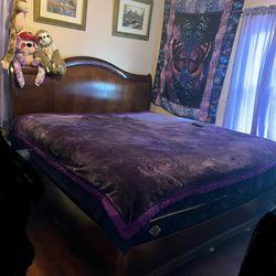 Free King Bed Frame And Boxspring 