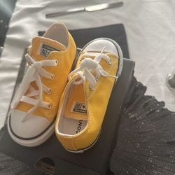 Yellow Girls Converse