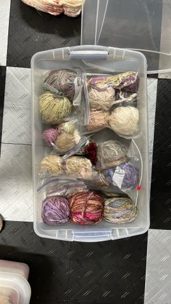 Lot of silk yarn