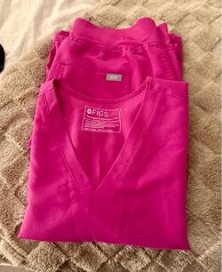 FIGS Technical Collection Scrubs Set