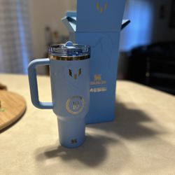 Stanley x Messi 1913 Quencher 40oz Protour Flip Straw Tumbler