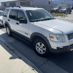 2006 Ford Explorer – Low Miles (121K) – Clean, Reliable SUV – $4,500 OBO