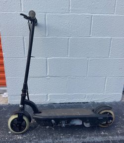 VTRO Electric Scooter – Used – Untested – No Charger – AS-IS