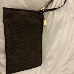 Michael Kors MK Signature Brown Pebble Leather Clutch Zip Wristlet Pouch Bag EUC