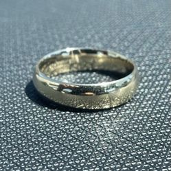 14k Yellow Gold Wedding Band