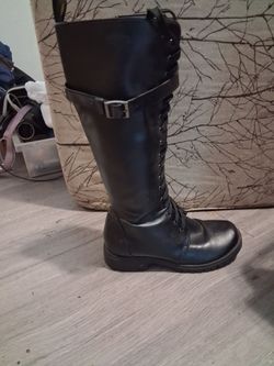 Volatile boots