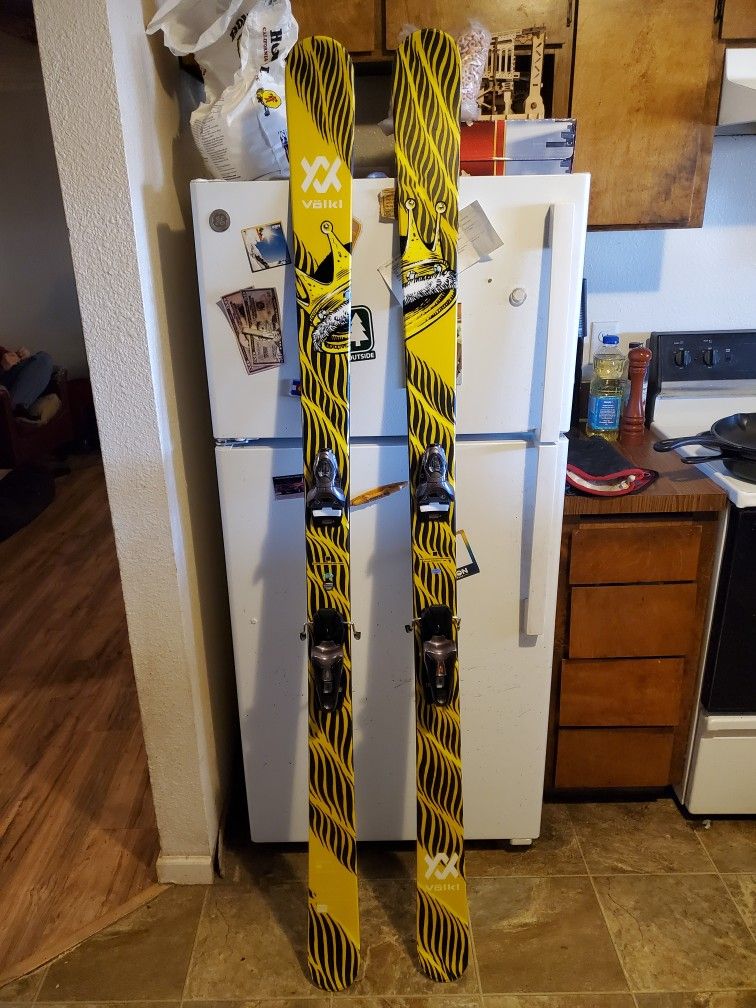 Volkl Revolt 86 180cm