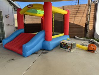 Little Tikes Shady Jump ’n Slide™ Inflatable Bouncer – Great Condition