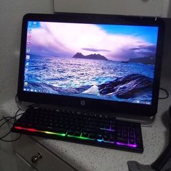 HP Windows 8 Touch Screen Comes With A Light Up Keyboard 