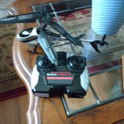 Black Spider-xt Helicopter It Runs But Hard To Fly As Is