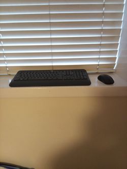 Logi K540 Black Large Keyboard and Mouse