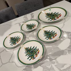 CHRISTMAS DESSERT PLATES (5)