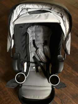 Attaches to a graco stroller