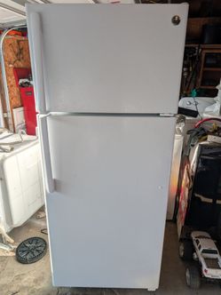 GE REFRIGERATOR