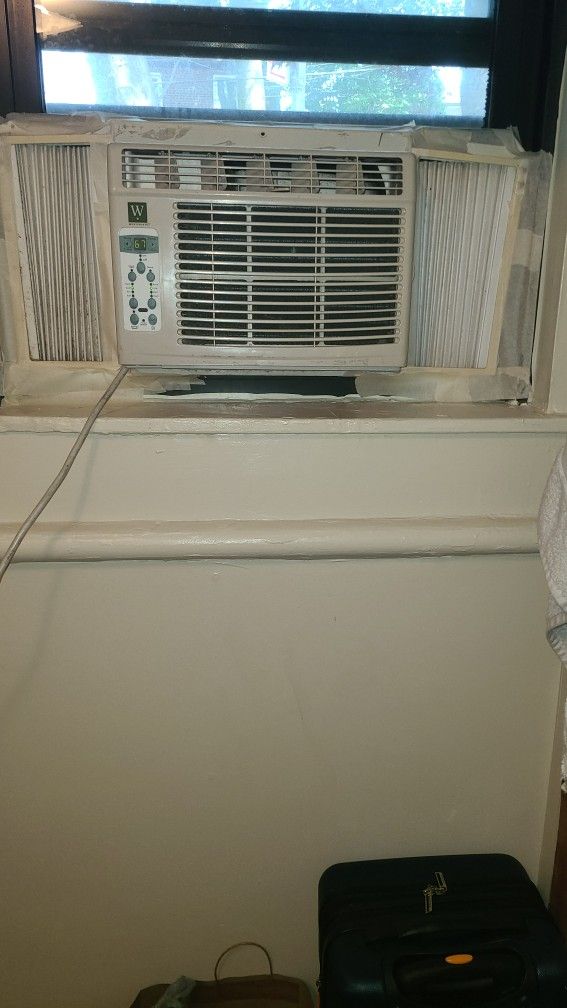 6000 BTU AIR CONDITIONER