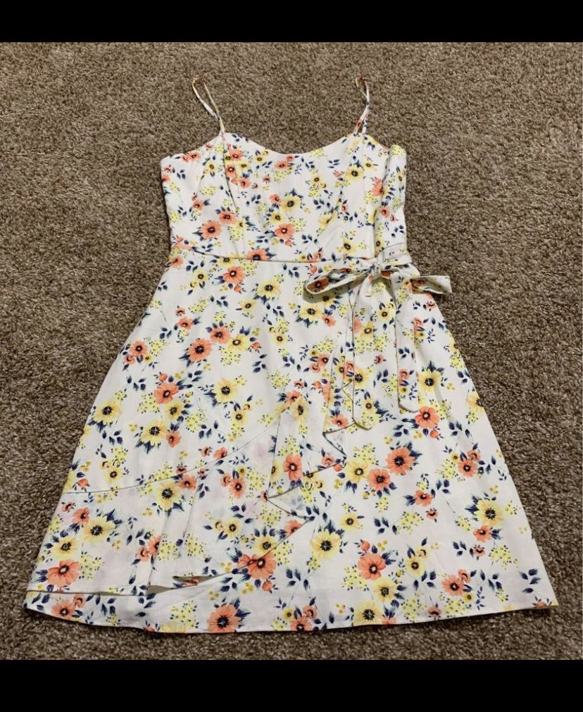 Gorgeous sundress size 5 in juniors