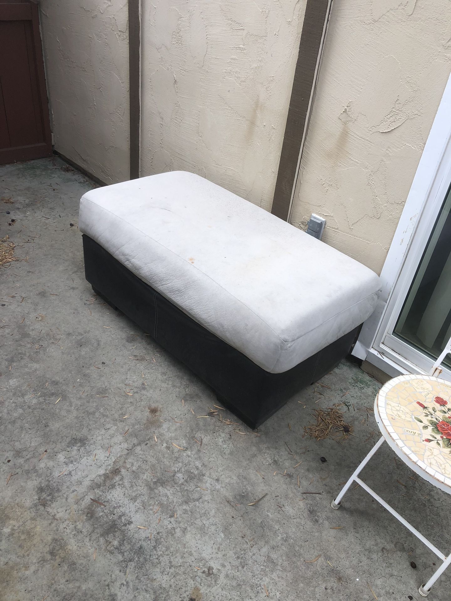 Cozy Outdoor Mini Couch