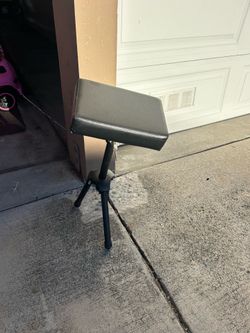 Tattoo arm rest