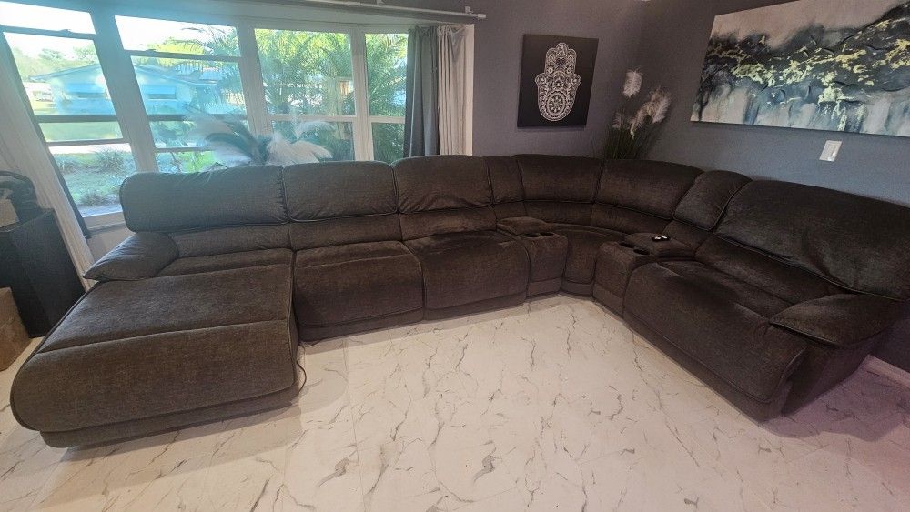 FOR SALE: 7-Piece Grenada Power Reclining Sectional – Excellent Condition
