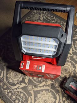 NEW Milwaukee M18 ROVER 4000 Lumen Flood Light 2366-20