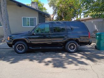 2000 Cadillac Escalade