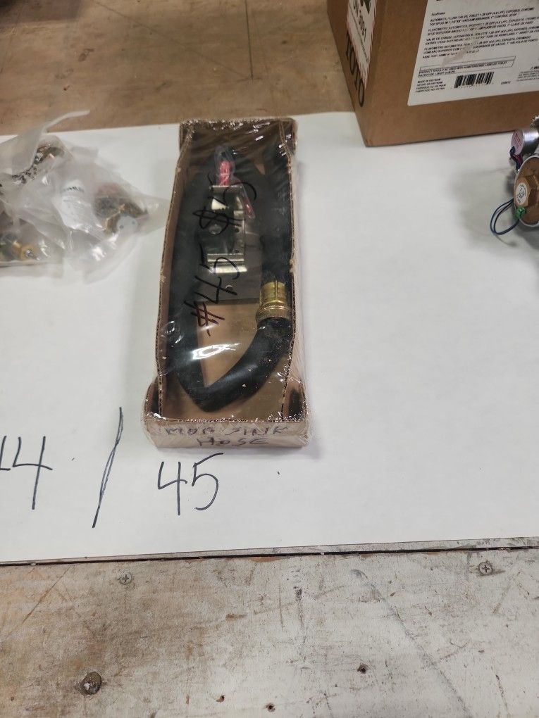 Mop Sink Hosewith Pincher Bracket