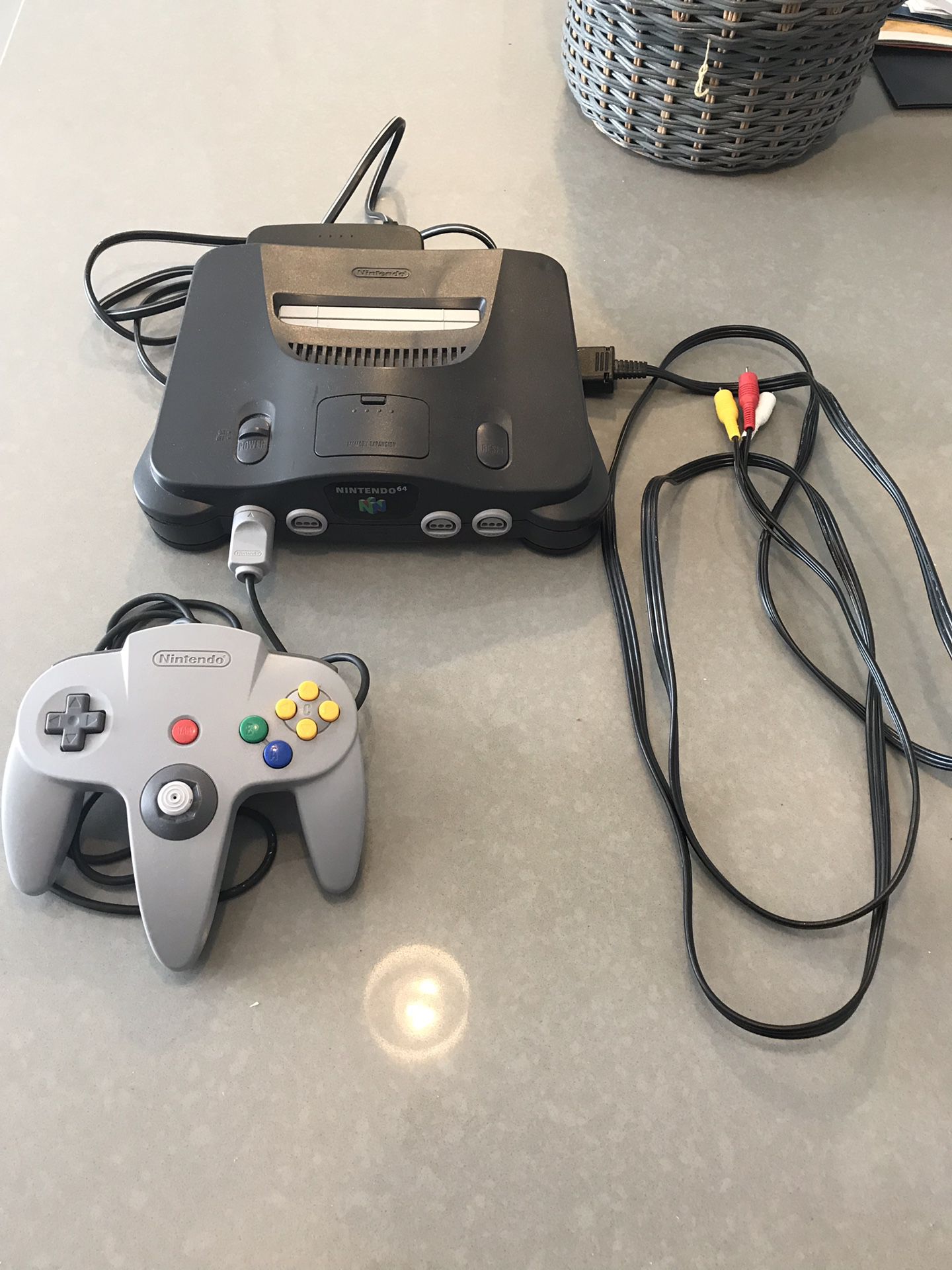 1996 Nintendo 64 console