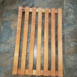 Hangable wood rack