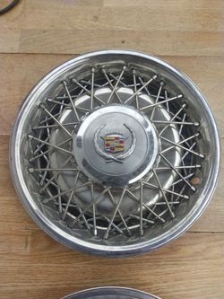 Hub cap for Cadillac