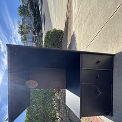 Large Computer Table With Drawers And Side Table