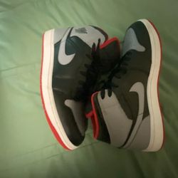 Jordan 1 Mids