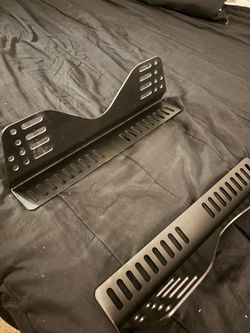 Bucket seat brackets