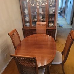 Dining table set