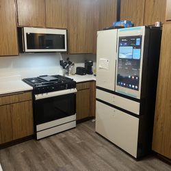Brand New Samsung Bespoke White Glass Family Hub Refrigerator Four Door, Gas Range & Microwave Bundle Appliance Deal 😻