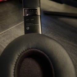 Beats solo 4’s black