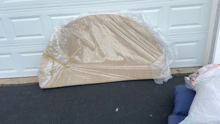 Cloud Queen Round Headboard