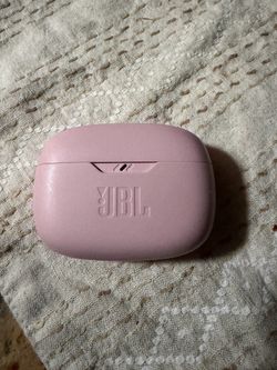 JBL Wireless Earbuds Charging Case Pink