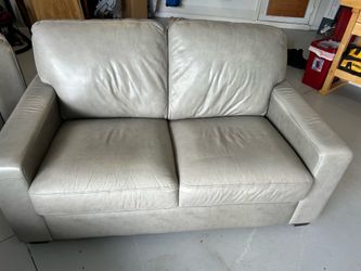 Modern Gray Leather Loveseat Couch – Clean, Comfortable