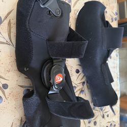 Breg Freestyle OA Medial Knee Brace right Leg 