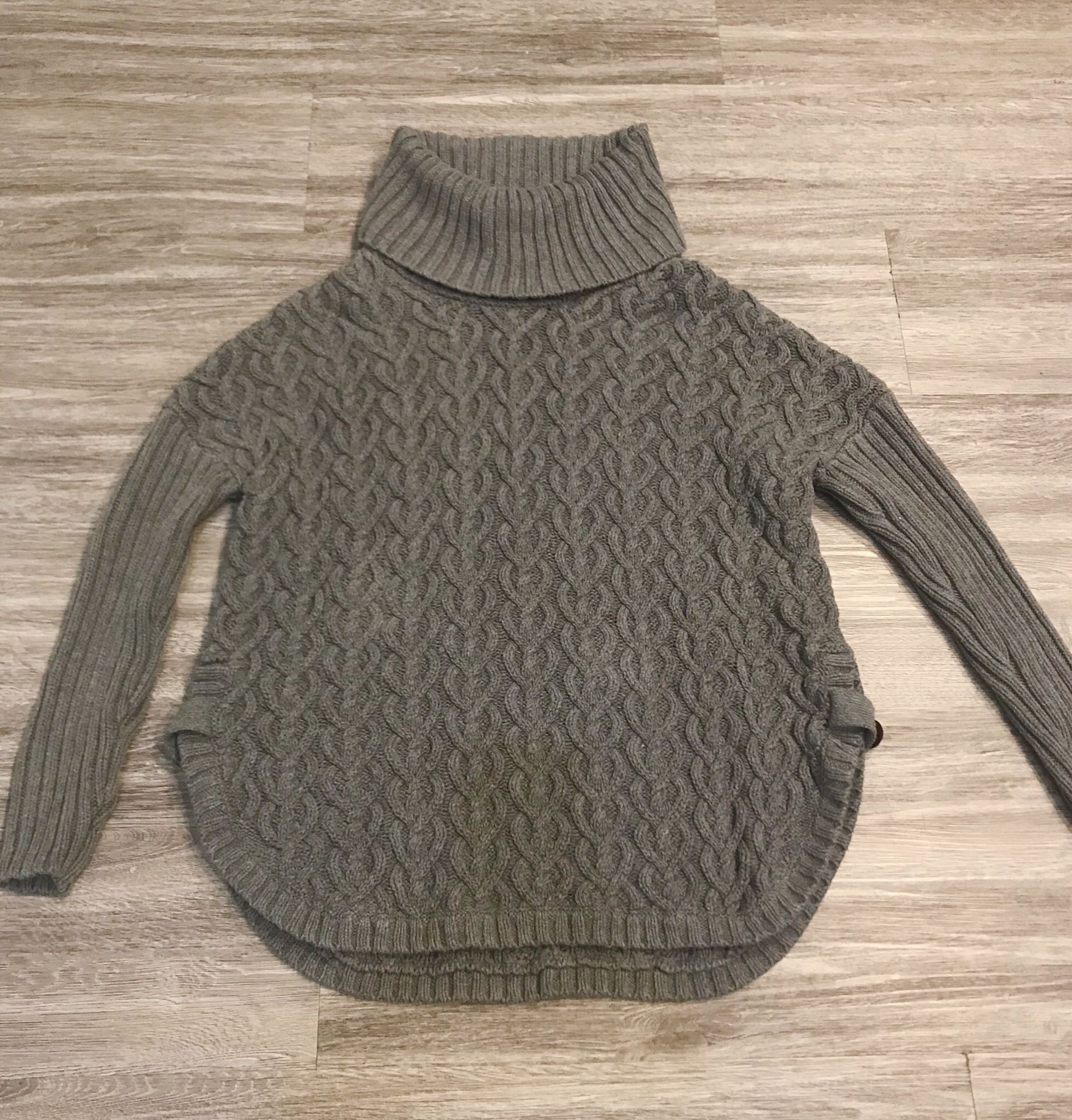 Small Turtle Neck Sweater