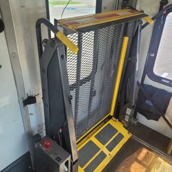 Handicap Wheelchair Lift