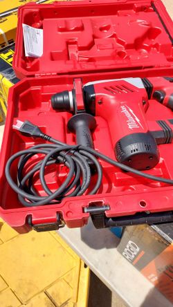 Milwaukee
1-1/8 in. Corded SDS-Plus
Rotary Hammer